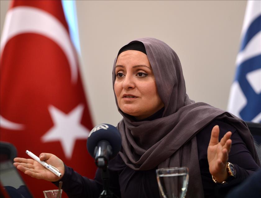 AKIL INSANLAR HEYETI AA EDITOR MASASINDA
