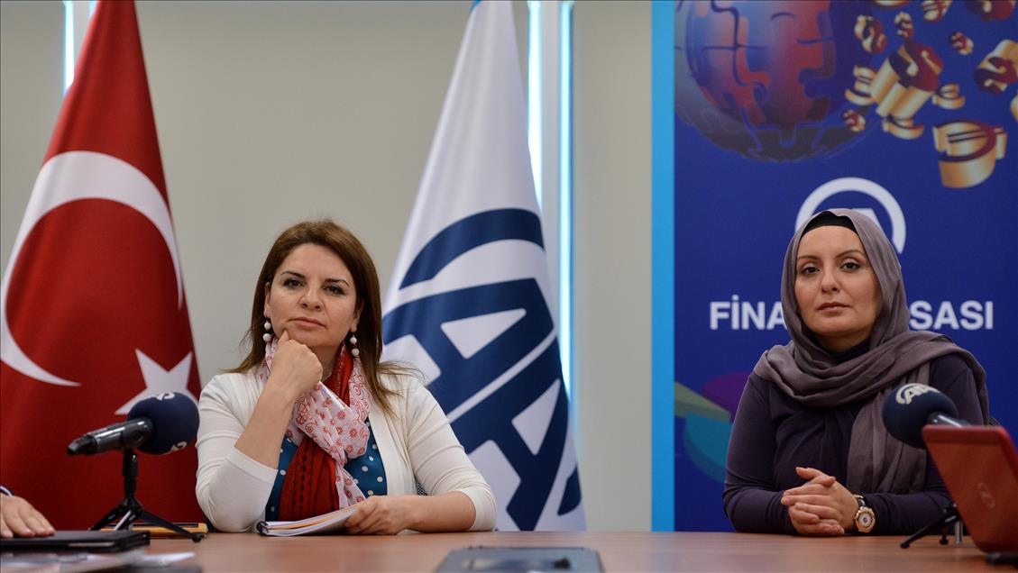 AKIL INSANLAR HEYETI AA EDITOR MASASINDA