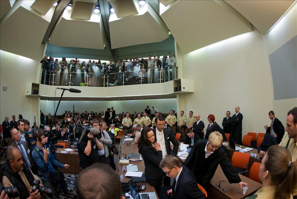 NSU DAVASINDA ''NAZI GELIN'' HAKIM KARSISINDA