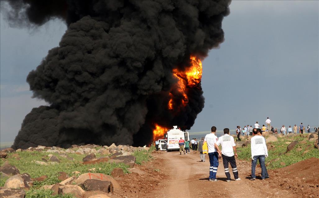 DIYARBAKIR'DA PETROL BORU HATTINDA YANGIN