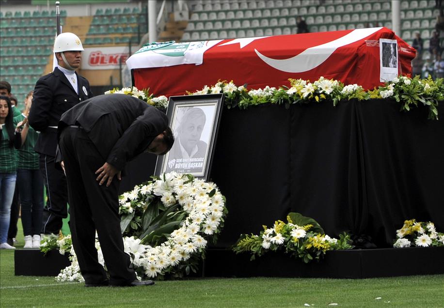 BURSASPOR KULUBU BASKANI YAZICI SON YOLCULUGUNA UGURLANIYOR