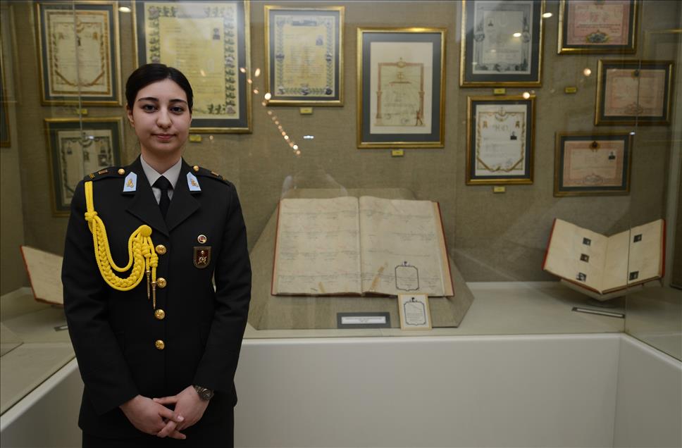 GENELKURMAY BASKANI OLMAK ISTEYEN KIZLAR