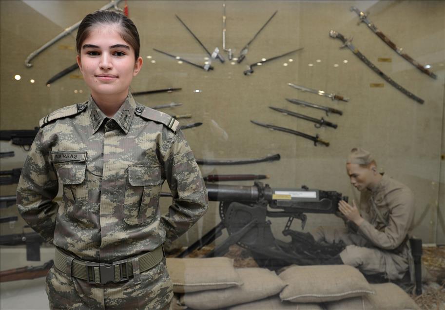 GENELKURMAY BASKANI OLMAK ISTEYEN KIZLAR