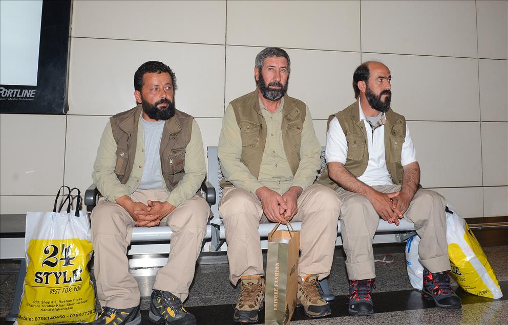 TALIBAN'IN SERBEST BIRAKTIGI TURKLER YURDA DONDU