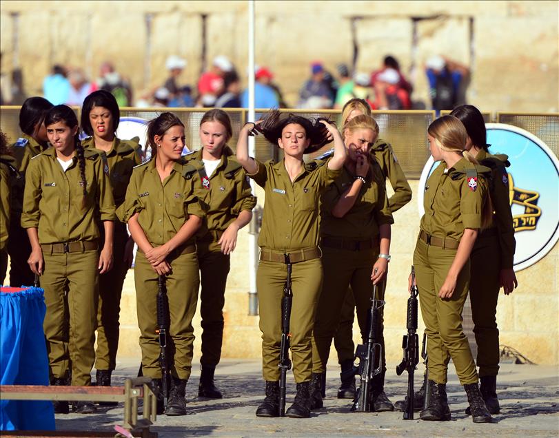 ISRAIL ASKRLERININ AGLAMA DUVARINDAKI YEMIN TORENI