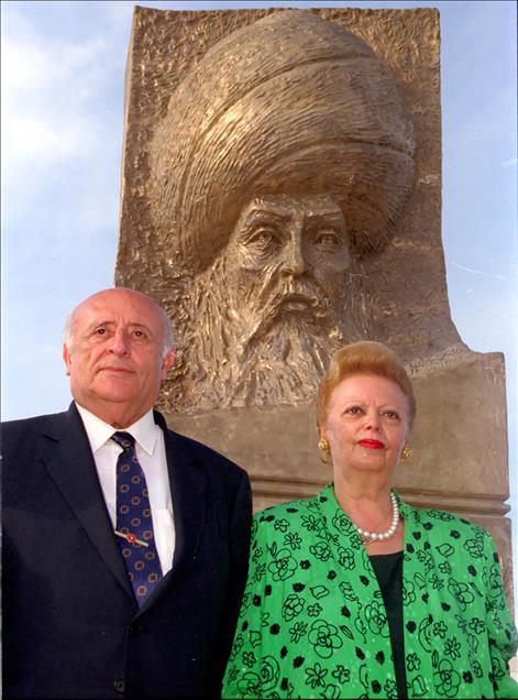 DEMIREL MACARISTAN'DA HEYKEL ACTI