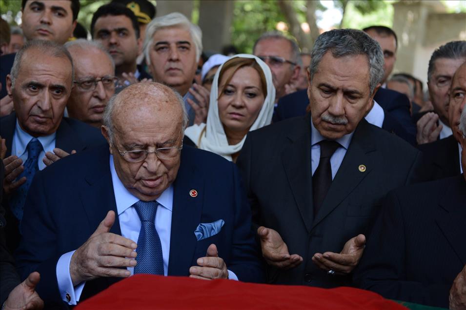 Nazmiye Demirel'in vefatı