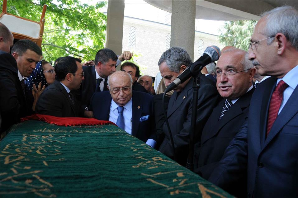 Nazmiye Demirel vefatı