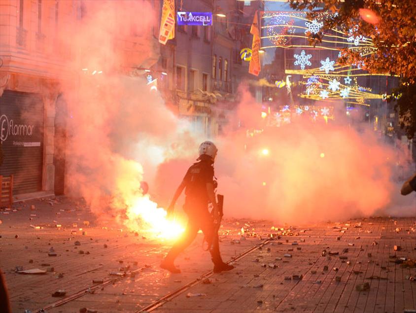 Taksim'deki eyleme müdahale