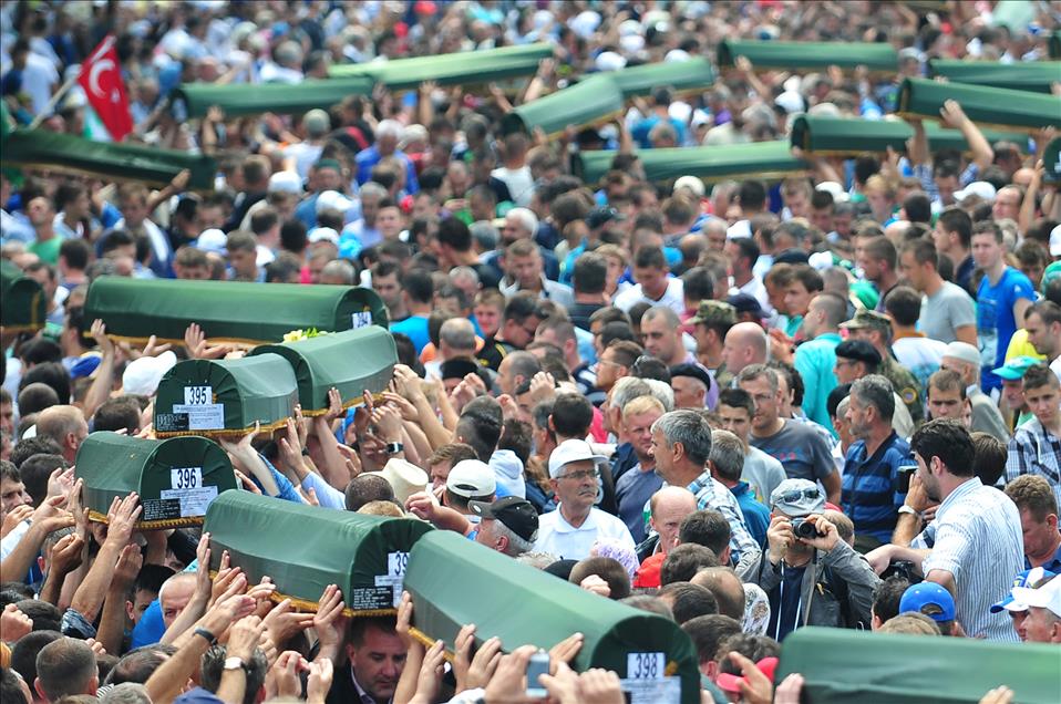 ZavrÅ¡ava se ukop Å¾rtava genocida: I nebo je danas plakalo nad Srebrenicom...