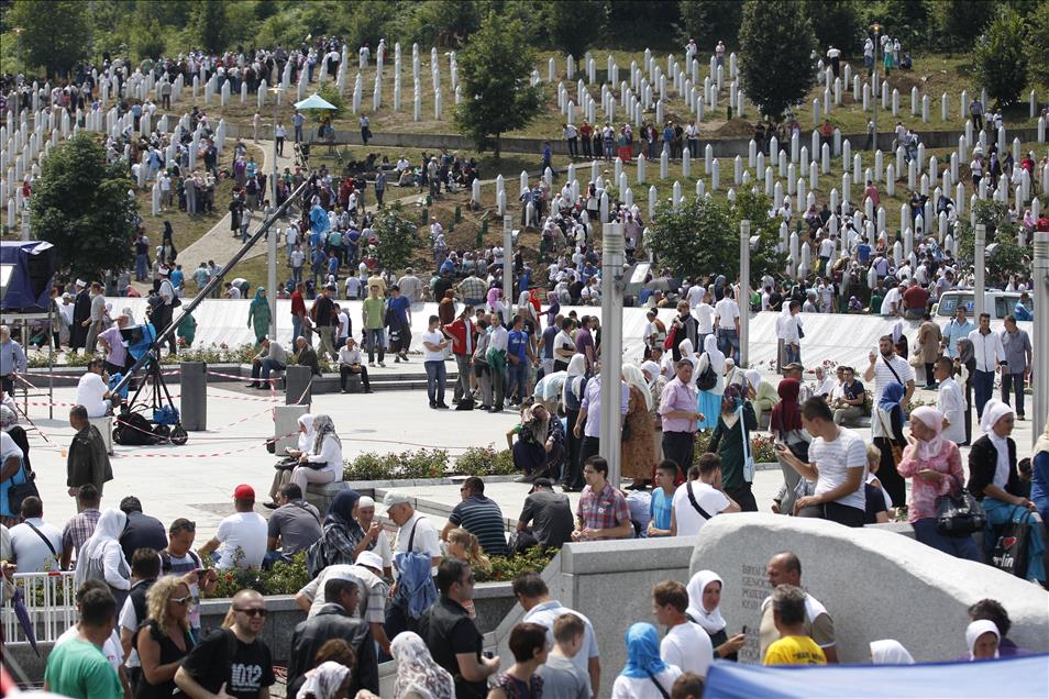 ZavrÅ¡ava se ukop Å¾rtava genocida: I nebo je danas plakalo nad Srebrenicom...