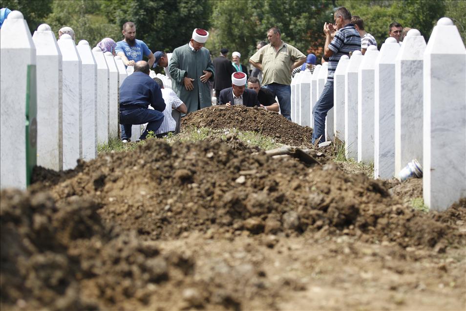 Srebrenitsa soykırımının 18. yıl dönümü