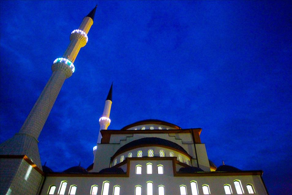 Bin aydan hayırlı Kadir Gecesi