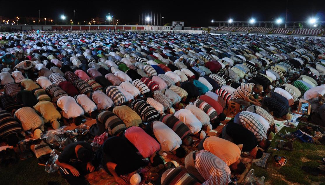 On bin kişi statta teravih namazı kıldı