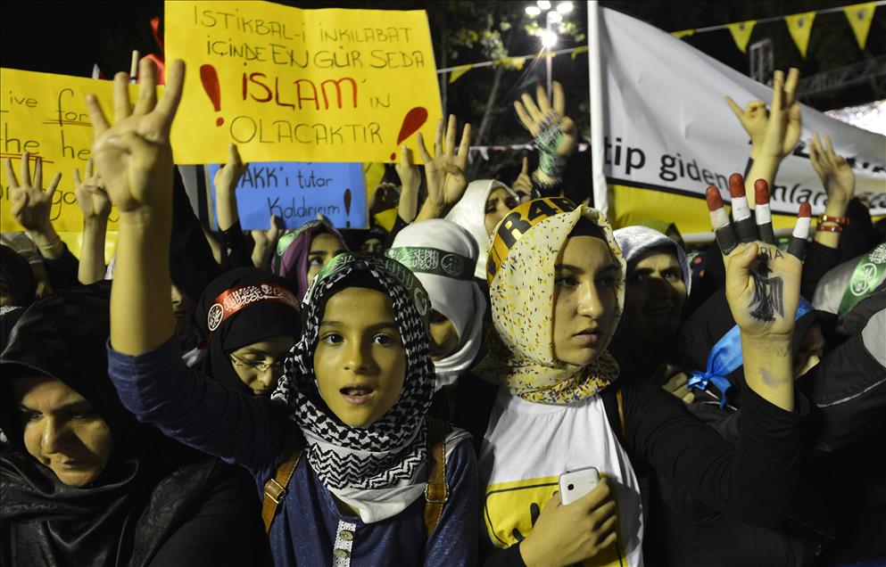 Mısır ve Suriye'deki katliamlara tepki gösterileri