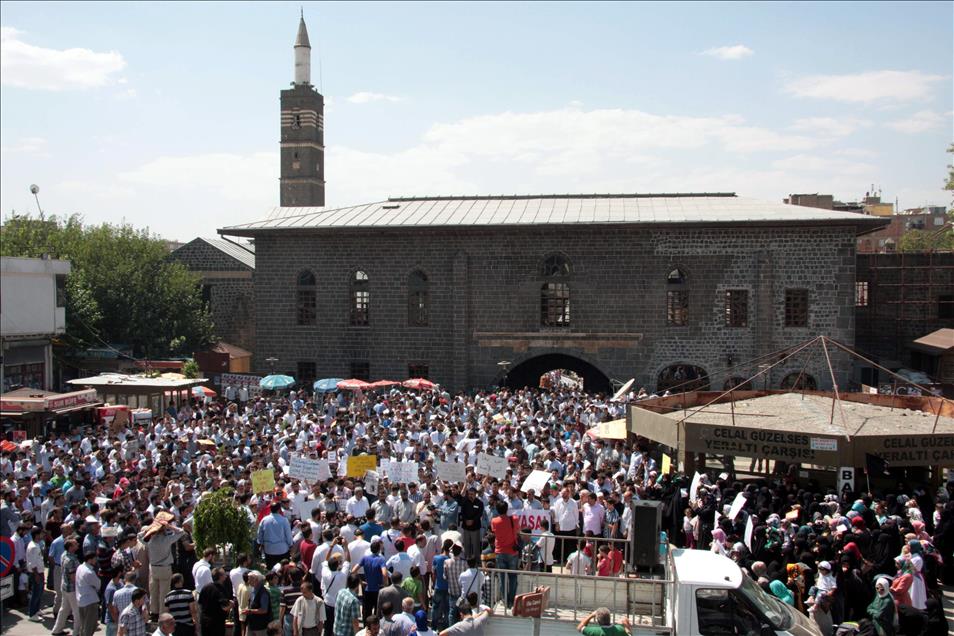 Mısır ve Suriye'deki katliamlara tepki gösterileri