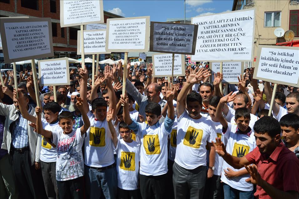 Mısır ve Suriye 'deki katliamlara tepki gösterisi