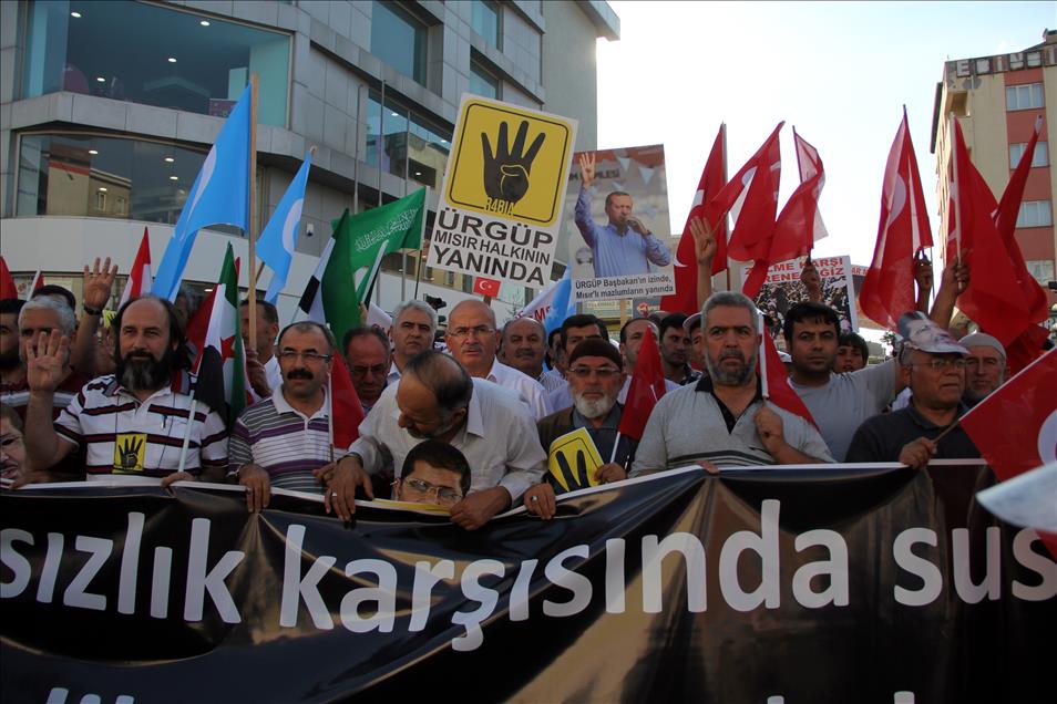Mısır ve Suriye'deki katliamlara tepki gösterileri