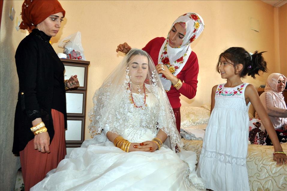 Şehirde yaşıyorlar ama köy düğününden vazgeçmiyorlar
