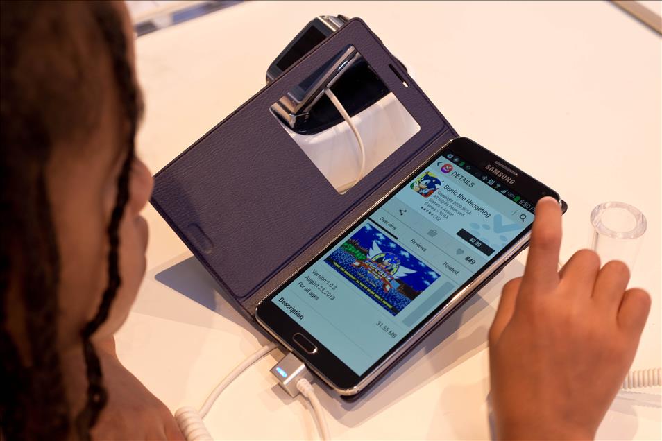 Samsung Galaxy Gear ve Galaxy Note 3'e eşzamanlı tanıtım