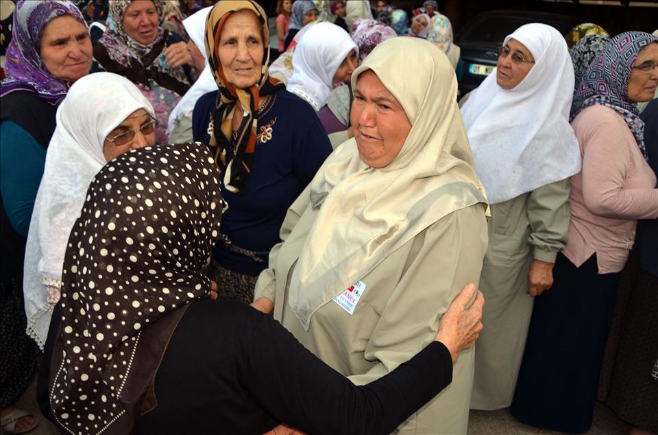 Kozan'da hacı adayları kutsal topraklara uğurlandı
