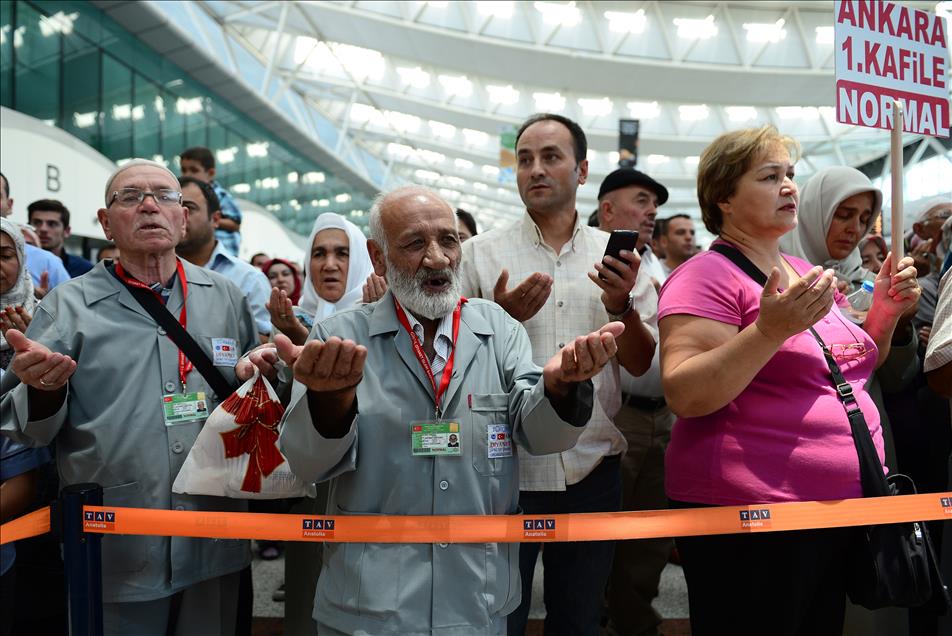 Kutsal topraklara yolculuk başladı
