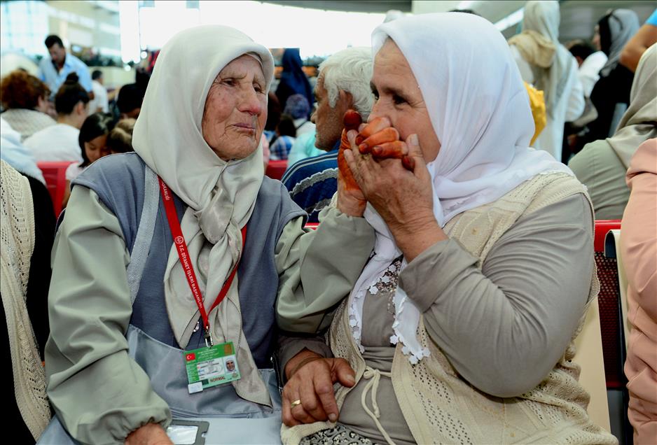 Kutsal topraklara yolculuk başladı