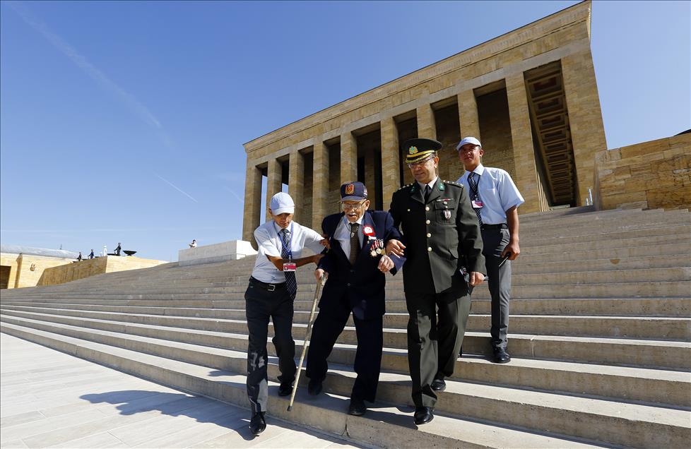 Gaziler Günü dolayısıyla Anıtkabir'de tören düzenlendi