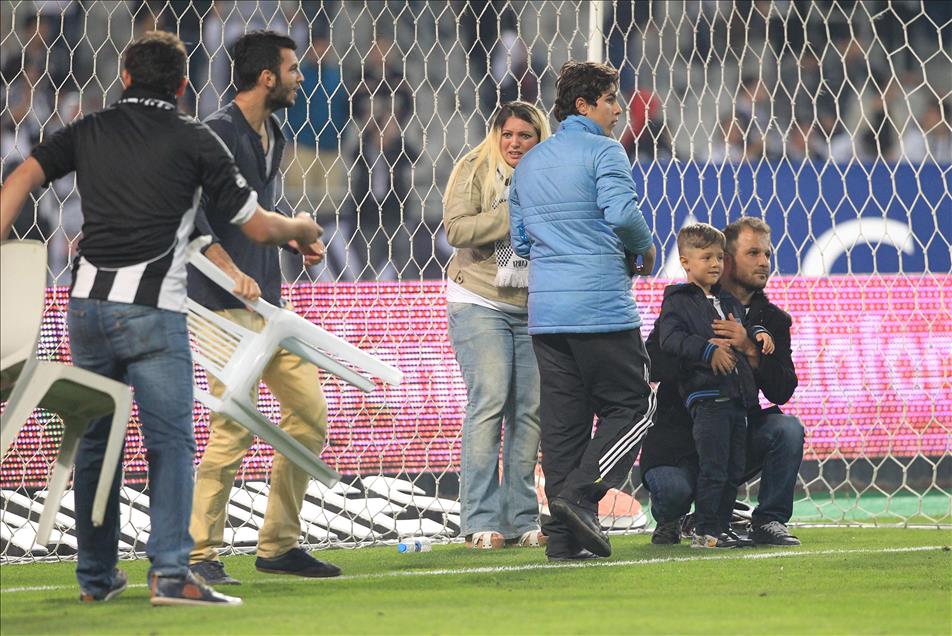 Derbi maçta olay çıktı