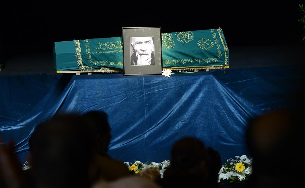 Tuncel Kurtiz son yolculuğuna uğurlanıyor