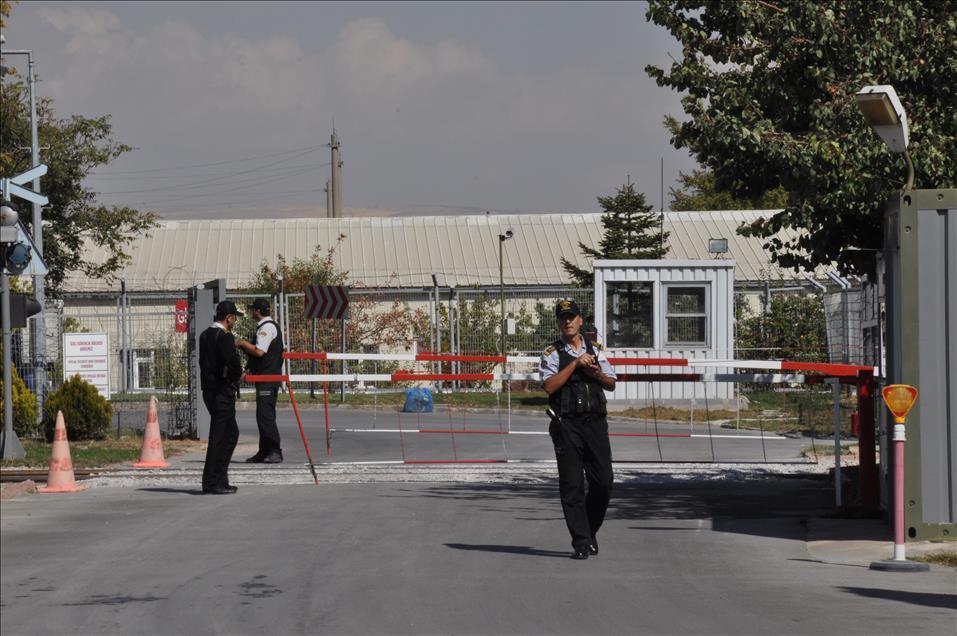 Roket fabrikasında patlama