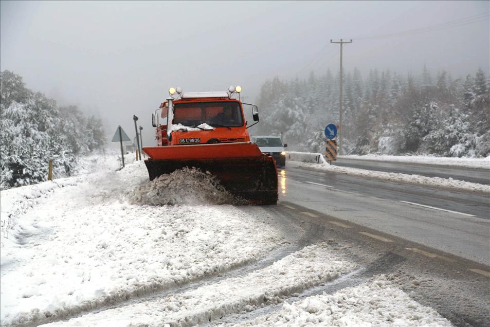 Bolu Dağında kar yağışı başladı