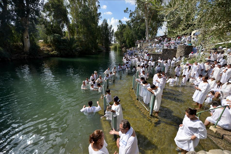 Şeria nehrinde toplu vaftiz