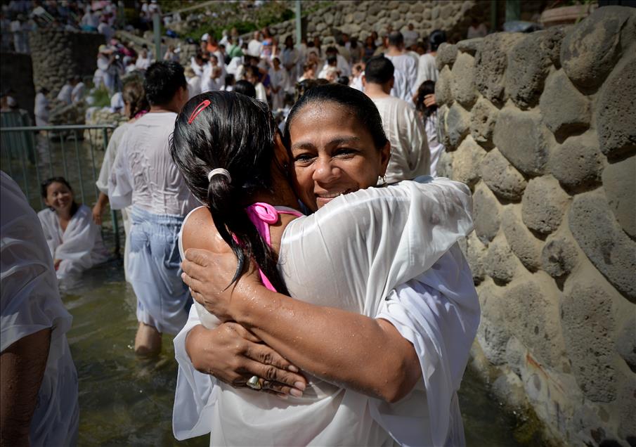 Şeria nehrinde toplu vaftiz