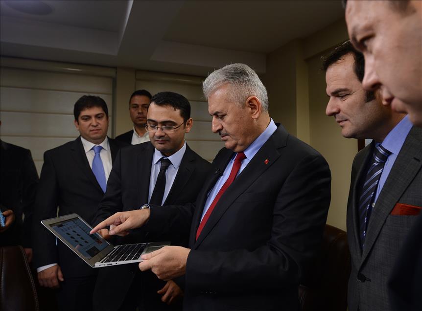 Ulaştırma Denizcilik ve Haberleşme Bakanı Yıldırım, AA Editör Masası'nda