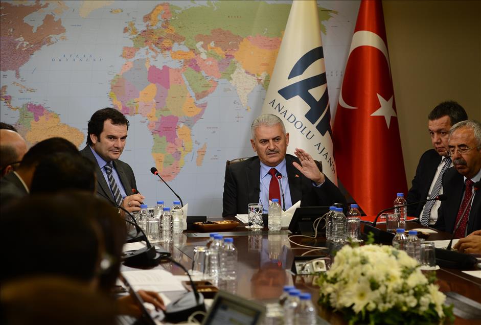 Ulaştırma Denizcilik ve Haberleşme Bakanı Yıldırım, AA Editör Masası'nda