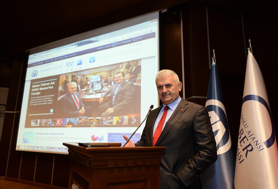 Ulaştırma Denizcilik ve Haberleşme Bakanı Yıldırım, AA Editör Masası'nda