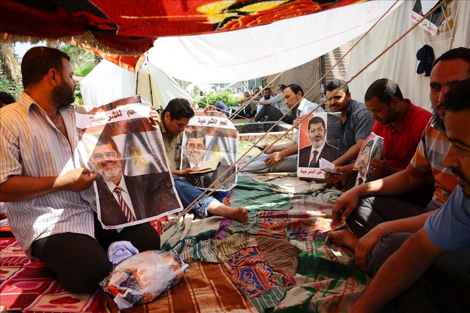 Mısır'da ordunun yönetime el koyması