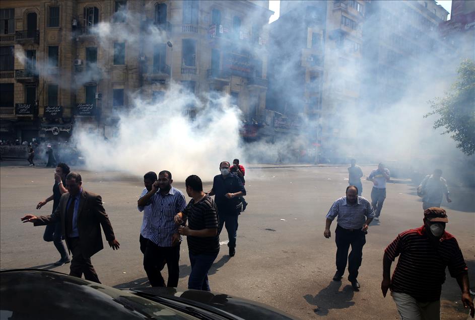 Mısır'da ordunun yönetime el koyması