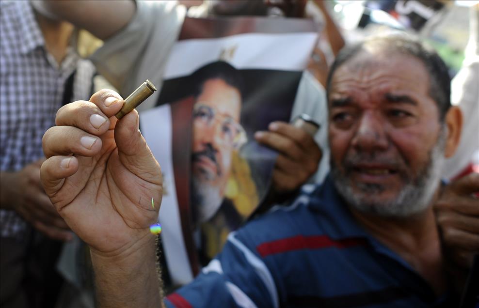 Mısır’da ordunun yönetime el koyması