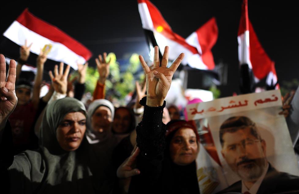 Darbe karşıtlarının özgürlük sembolü: Rabia işareti