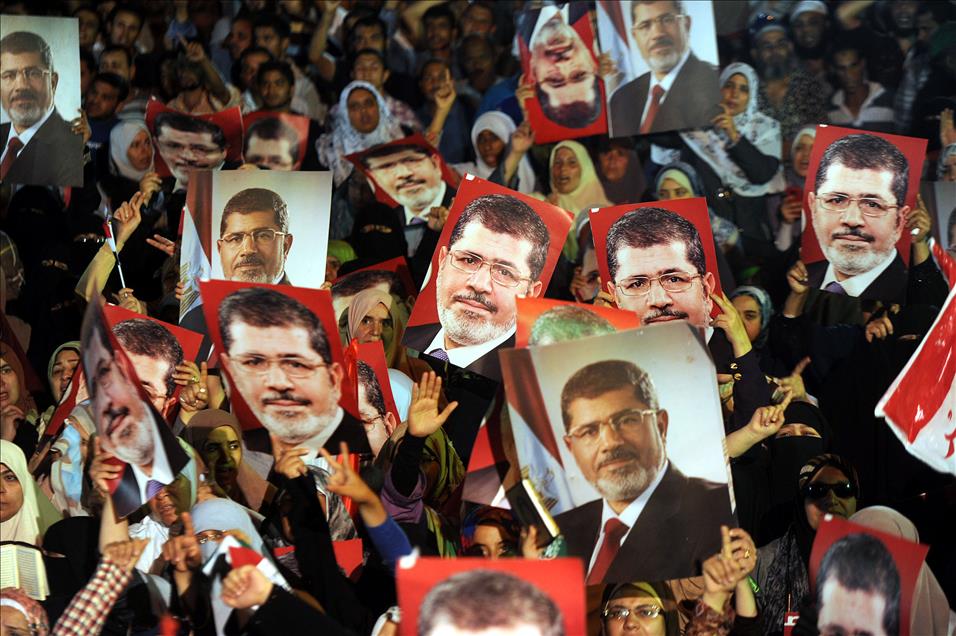 Mısır'da ordunun yönetime el koyması