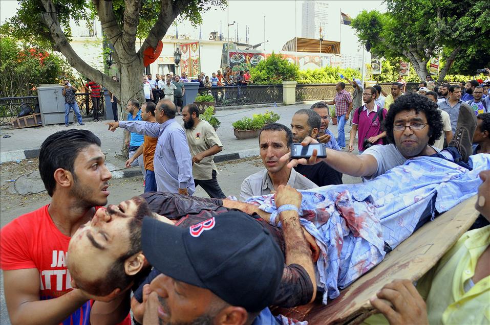 Mısır'daki katliama tepki gösterileri