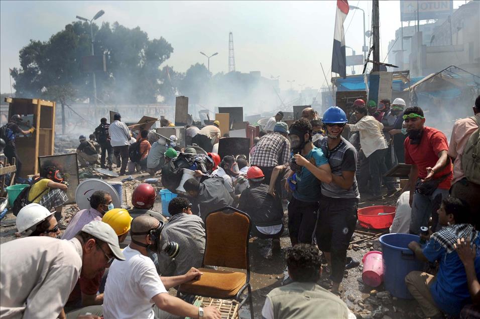 Mısır'da darbe karşıtlarına müdahale 