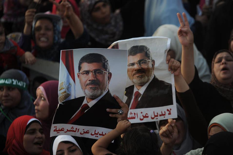 Destekçileri alandan ayrılmıyor