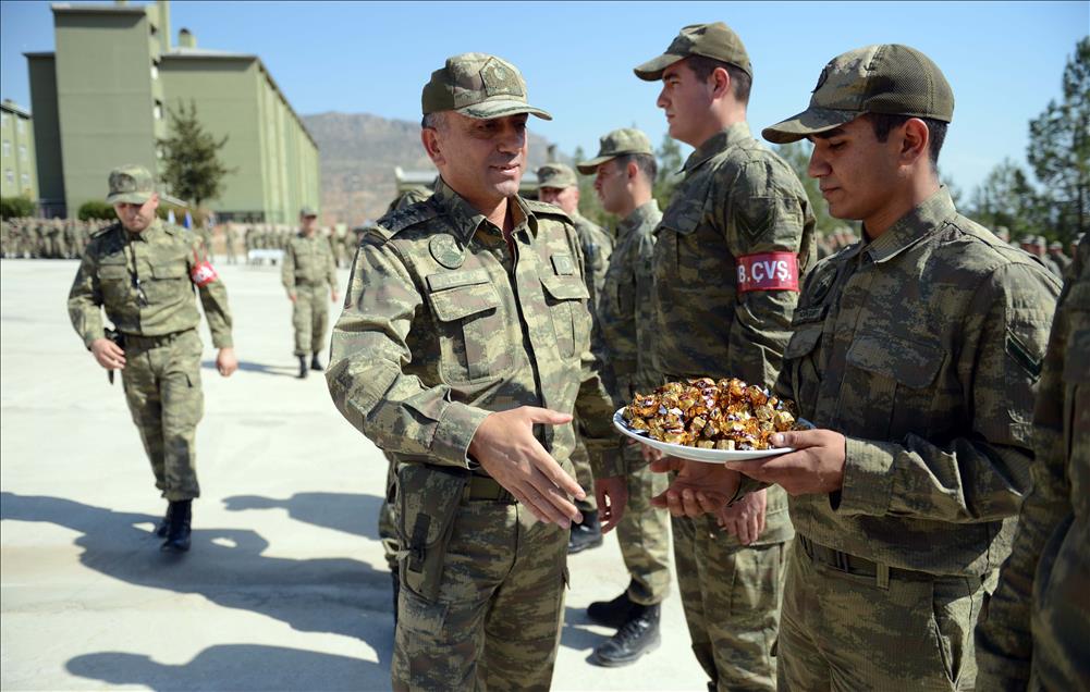 Gabar Dağı'nda Mehmetçik ile vatandaş kucaklaştı