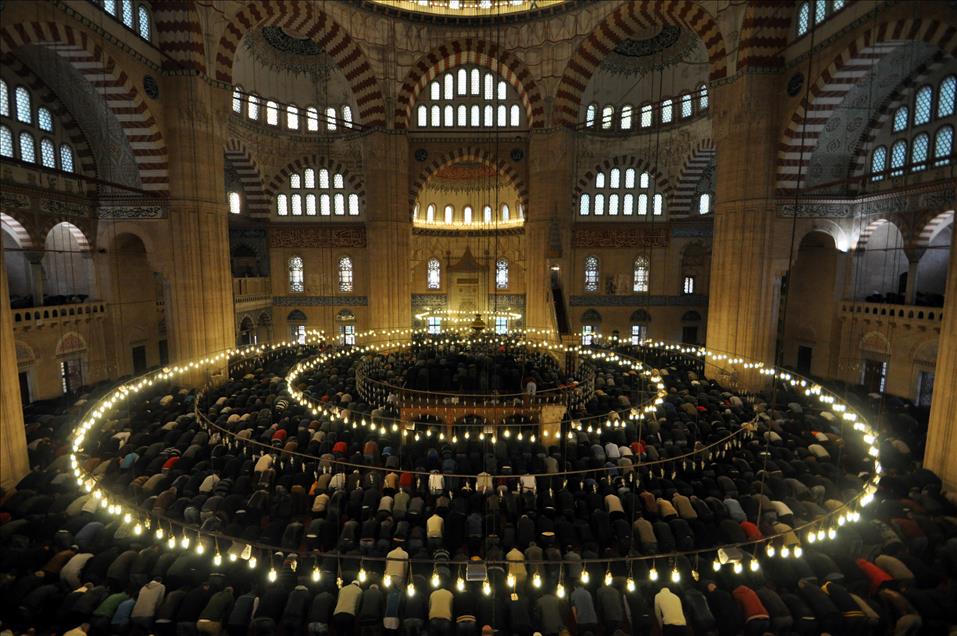 Selimiye Camii'nde bayram namazı