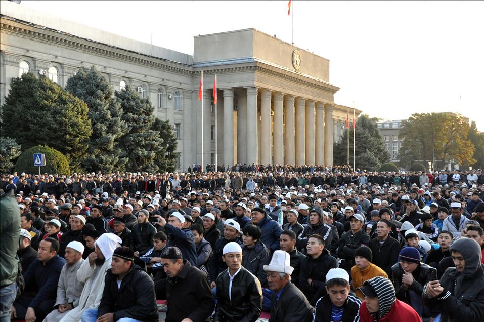 Kırgızistan Bayram Namazı Kılındı