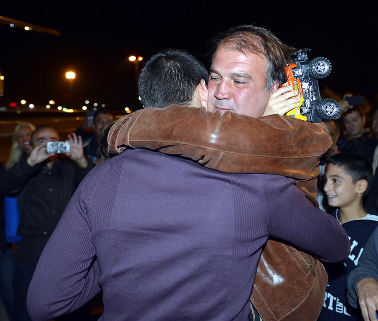 Türk pilotları Erdoğan karşıladı