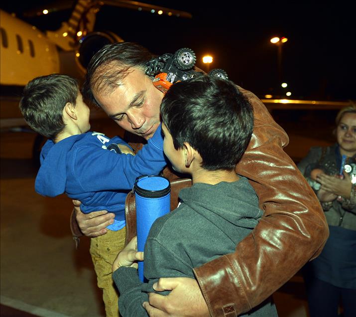 Türk pilotları Erdoğan karşıladı